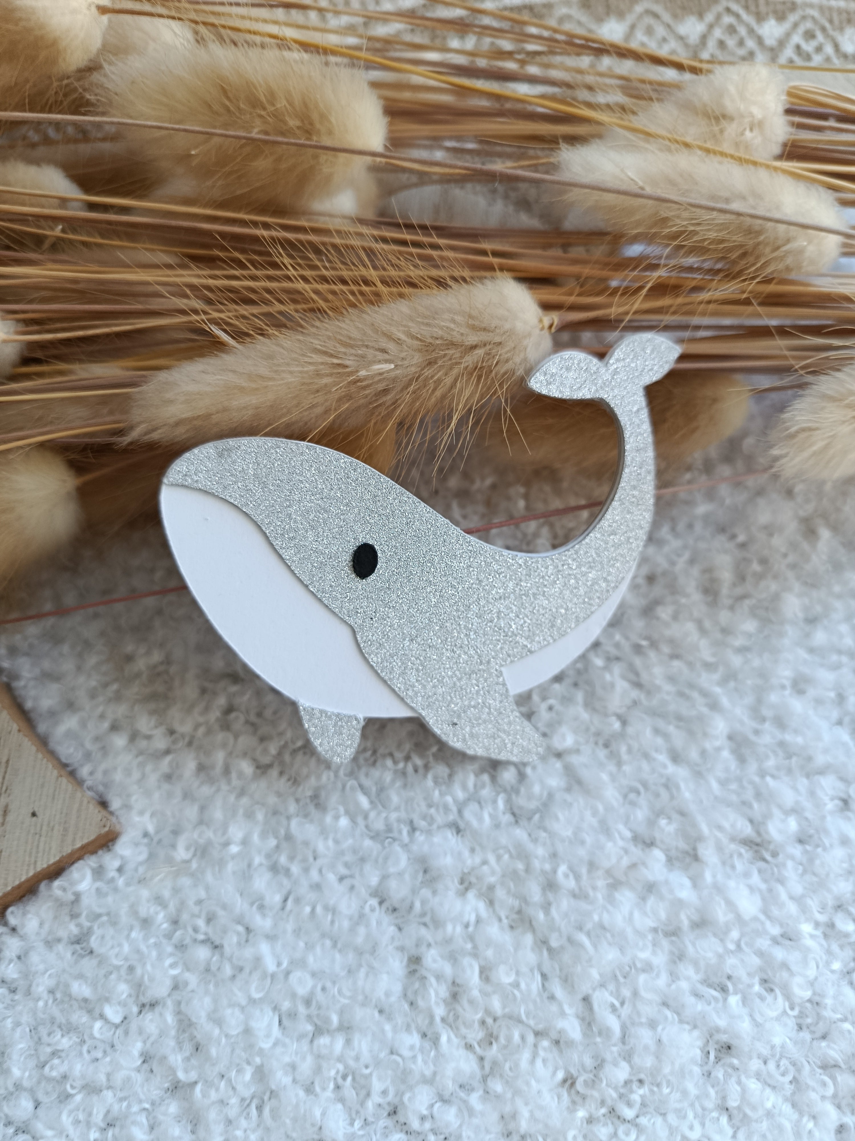 Broche baleine