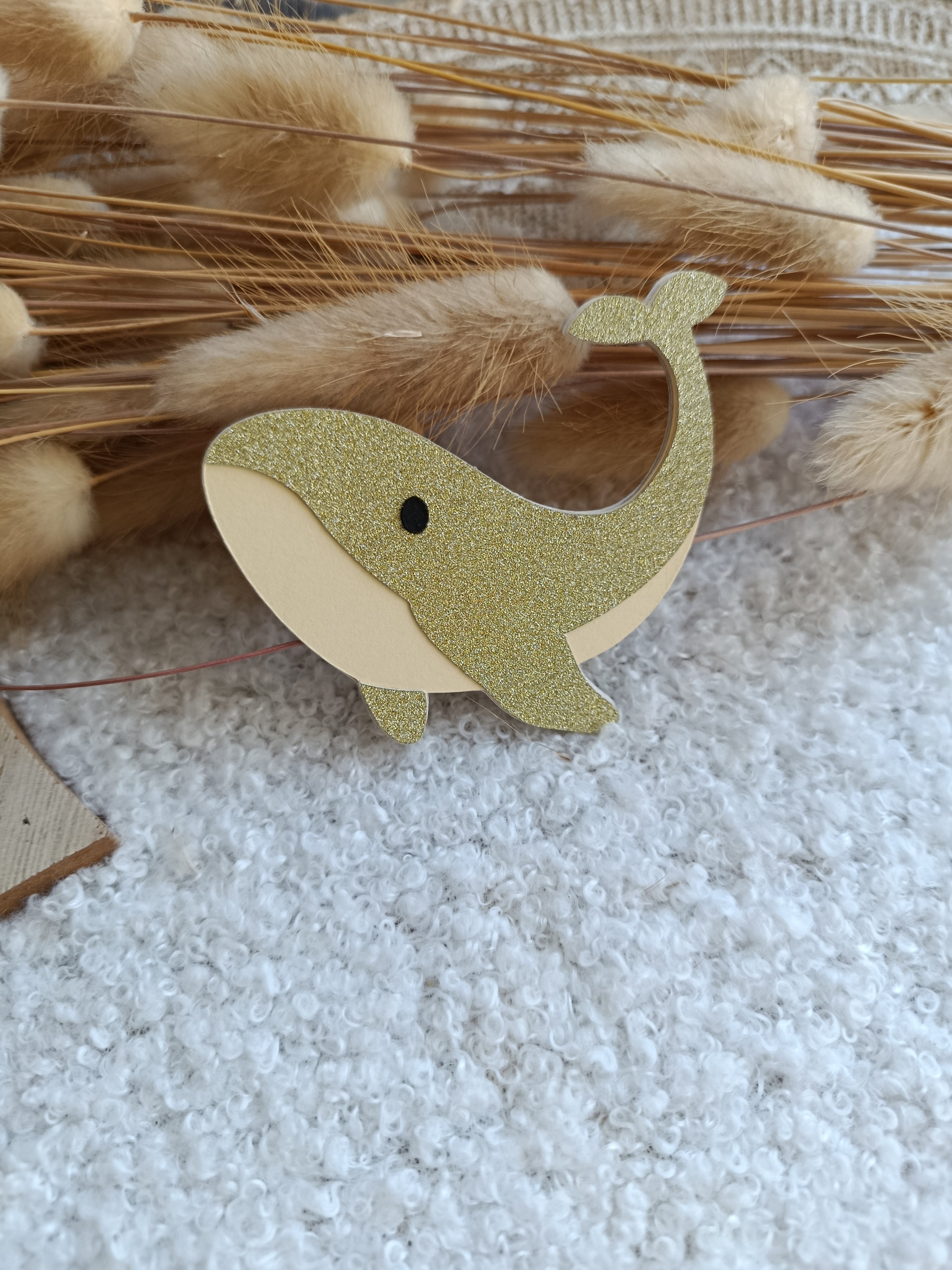 Broche baleine