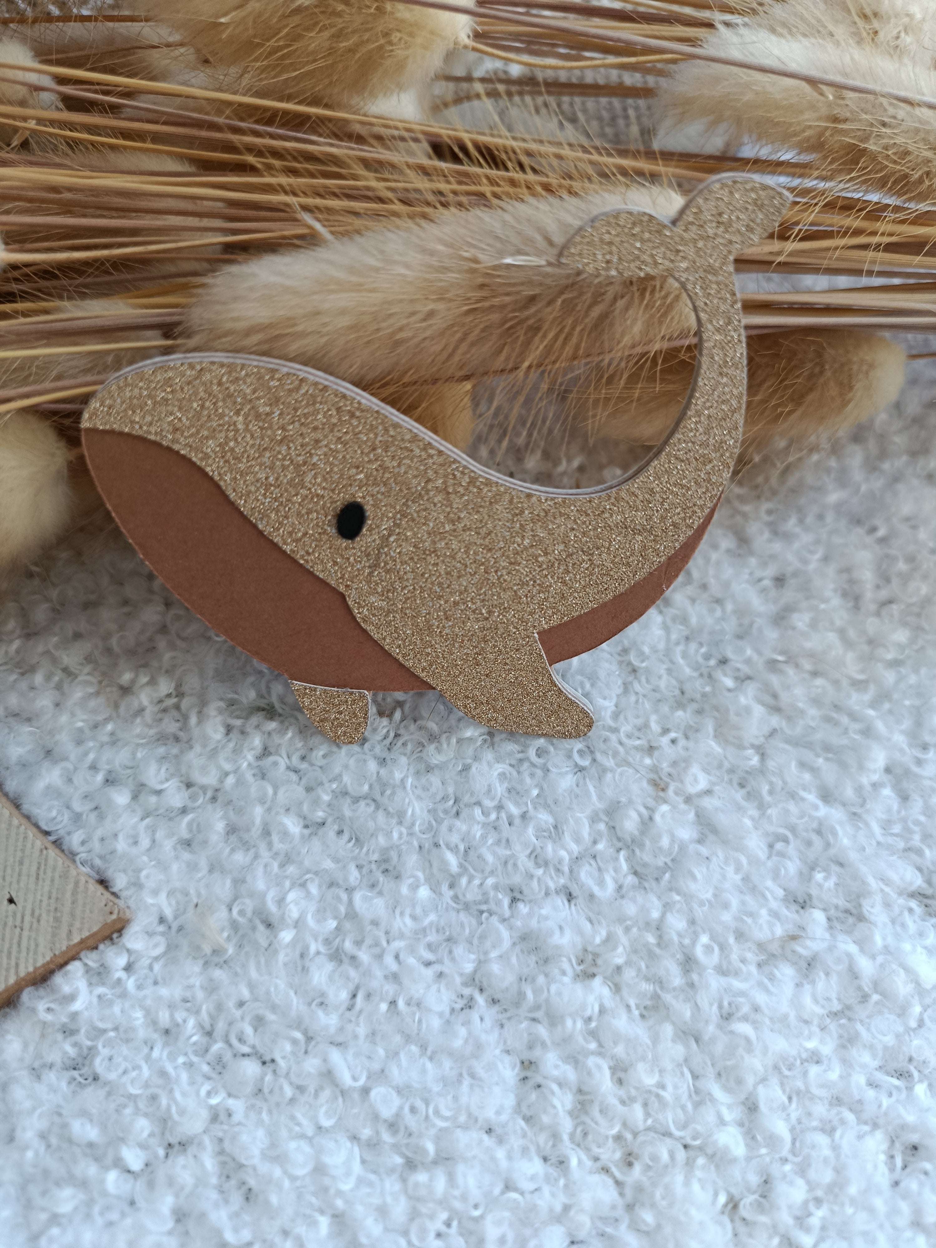 Broche baleine