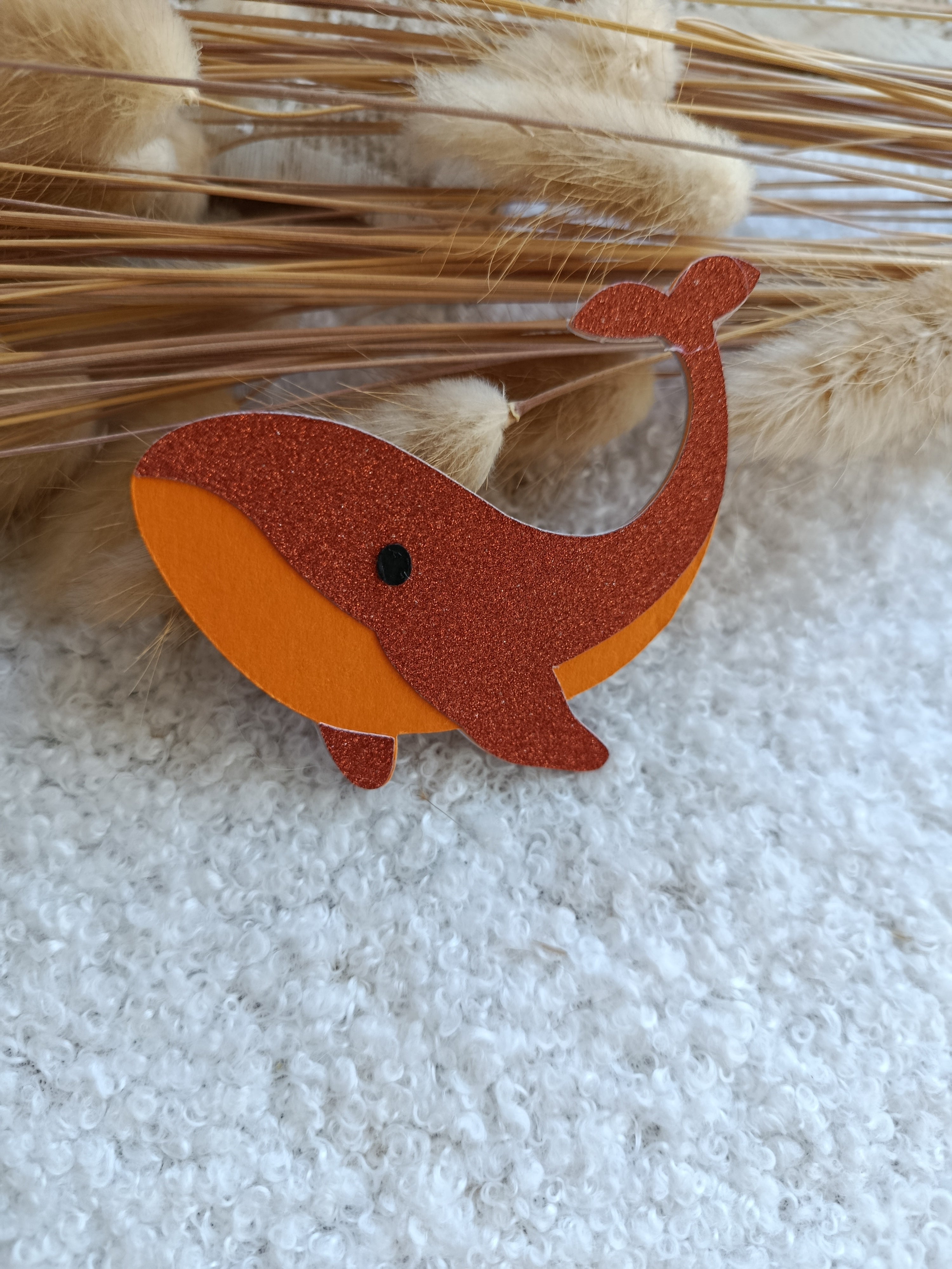 Broche baleine